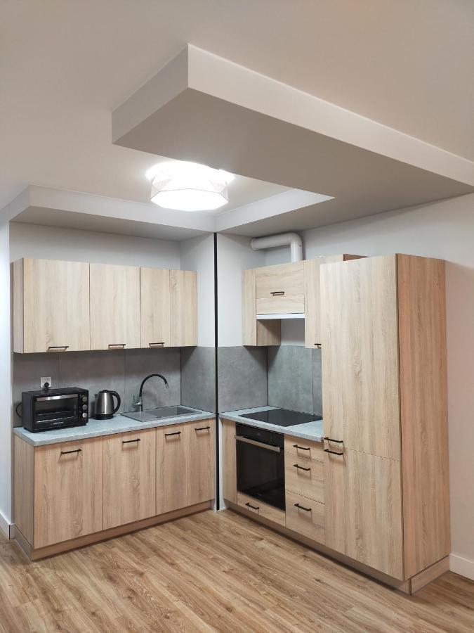 Fajny Apartament Z Parkingiem, Obok Metra. Varşovia Exterior foto