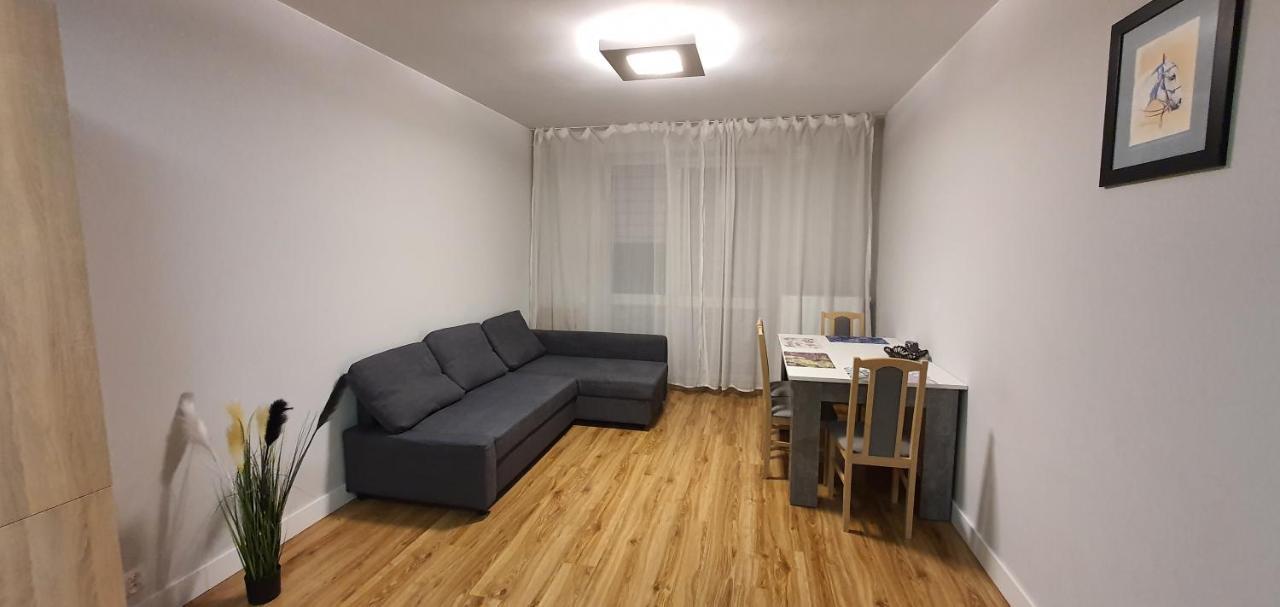 Fajny Apartament Z Parkingiem, Obok Metra. Varşovia Exterior foto