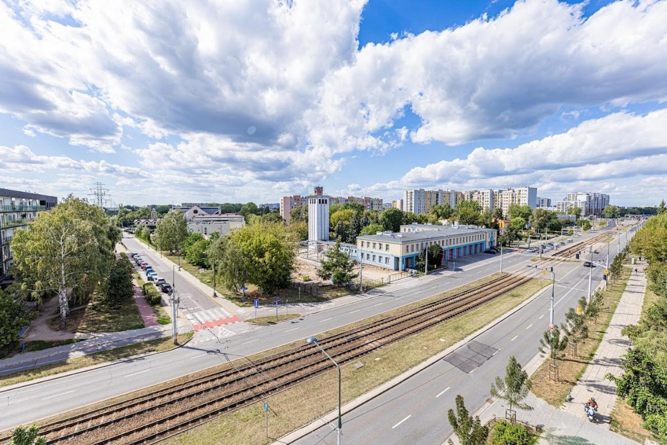 Fajny Apartament Z Parkingiem, Obok Metra. Varşovia Exterior foto