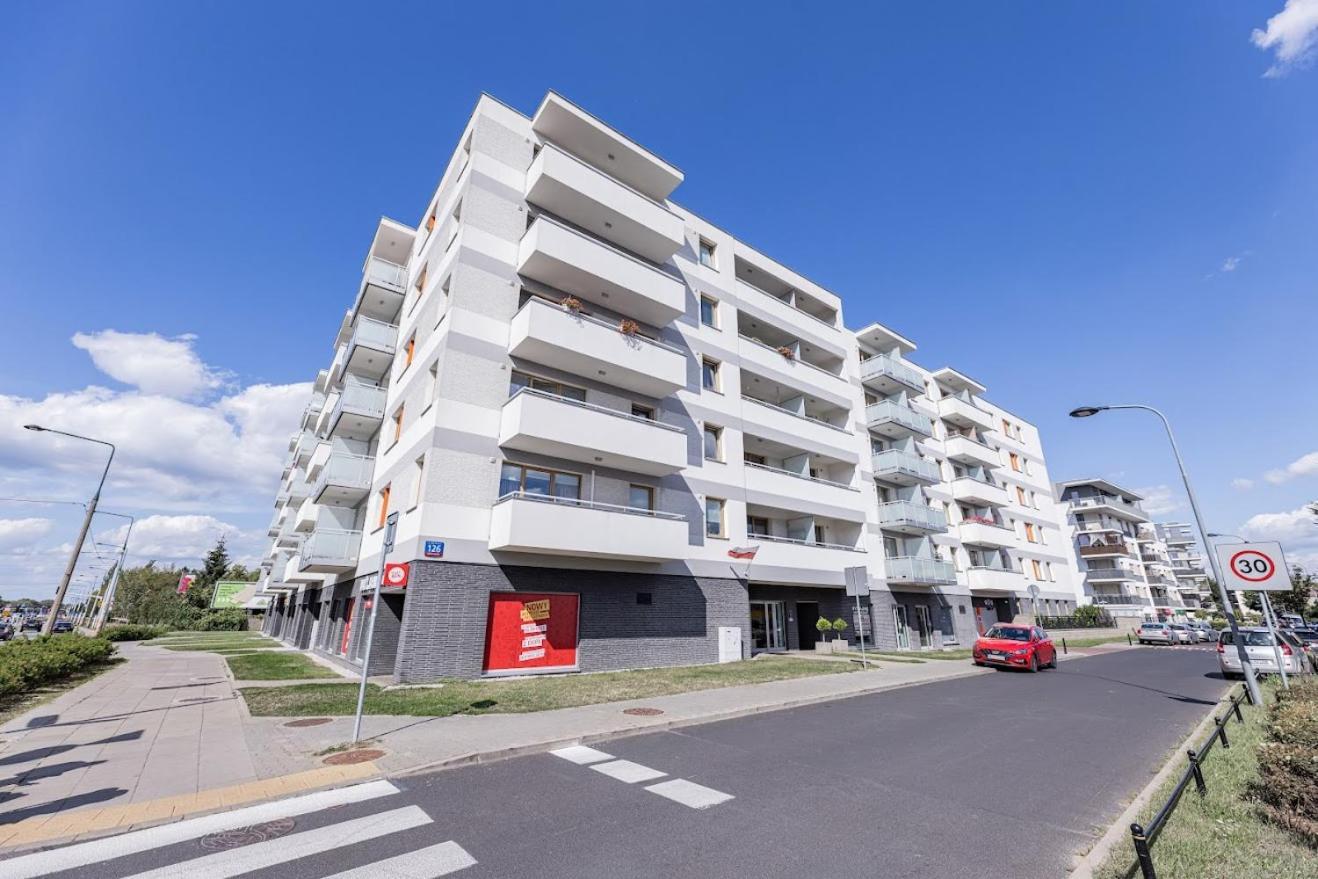 Fajny Apartament Z Parkingiem, Obok Metra. Varşovia Exterior foto