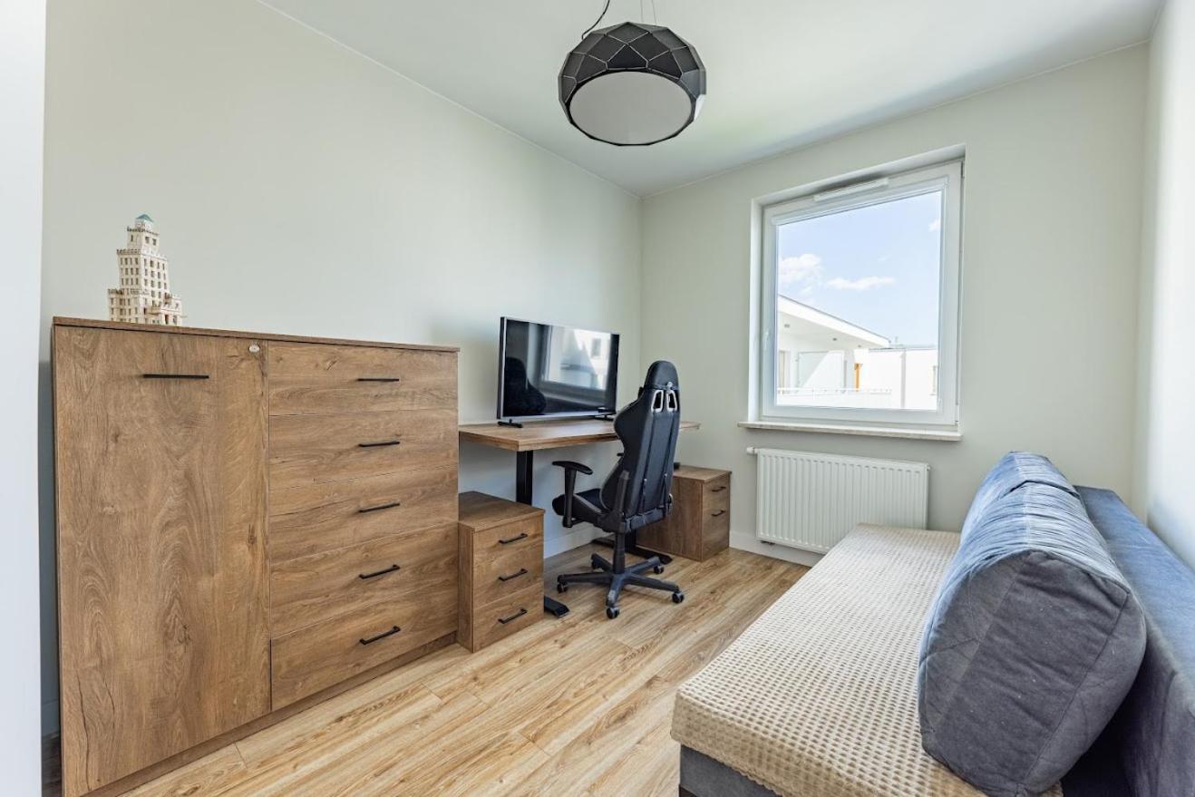Fajny Apartament Z Parkingiem, Obok Metra. Varşovia Exterior foto