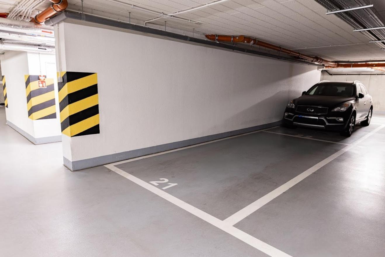 Fajny Apartament Z Parkingiem, Obok Metra. Varşovia Exterior foto